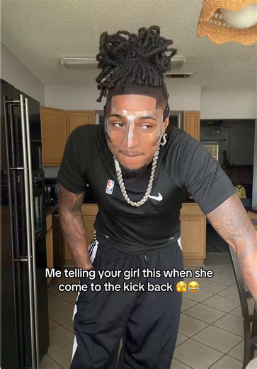 DeeloDoItAll (@deelodoitall2)’s video of kicks
