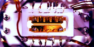 New "Flexible" Quantum Computer Can Be Reprogrammed with Lasers