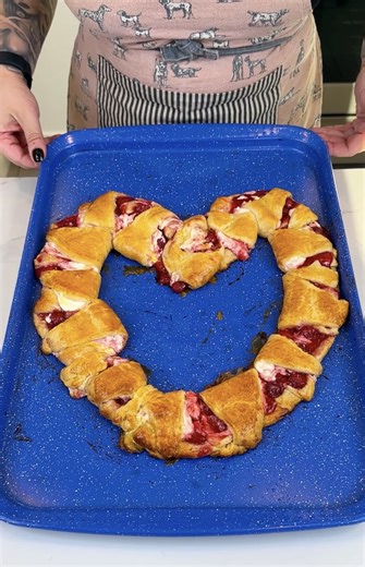 Three ingredient treat! Jen makes a sweet and savory stuffed pastry | Anyone Can Cook