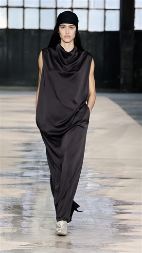 110K views · 6.8K reactions | Step into the BOSS Paradox. Take in the tailored beauty of a meaningful story of extremes, presented at our Spring/Summer 26 fashion show in Milan #BeYourOwnBOSS | BOSS | Facebook