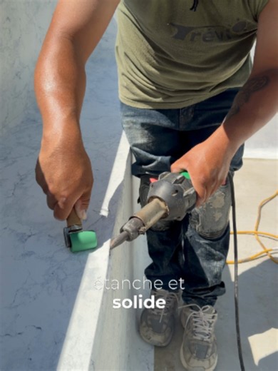 Installation membrane armée pour piscine creusée : guide précis