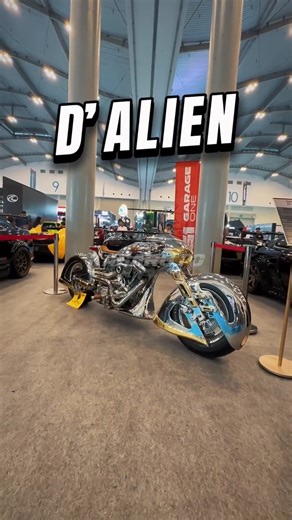 D'ALiEN: Alien Motorcycle Lost Among Cool Cars #IMX2025‼️ #Kromwork #DALIEN #CustomMotorcycle