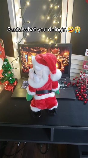 Santa got dance moves 🤣🎅#santa #twerk #dancing #gift