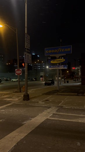 Snow has started falling in Downtown Columbus. | Andrea Robinson NBC4