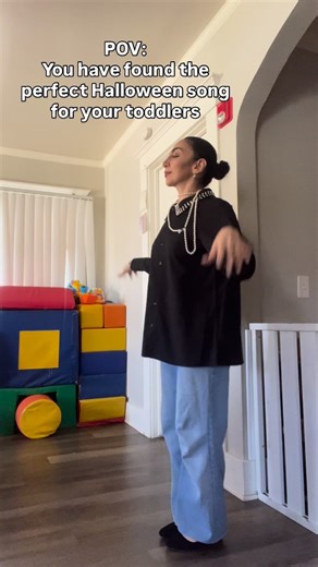 Mrs.YeLena on Instagram: "The best song to calm my overstimulated toddlers this Fall season. Thank you @music_for_kiddos for the “Bitty Bitty Bat” song 🦇"