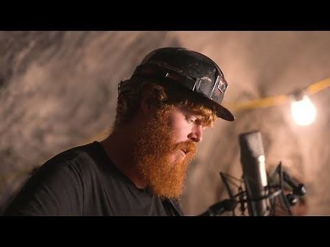 Oliver Anthony Music - Ole Red (Live From The Coal Mines)