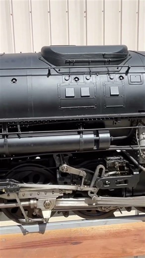 Union Pacific Challenger #3977 live steam 7.5 gauge #railroad #livesteam #backyardrailroad #train