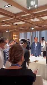 Dumalo si Pres. Bongbong Marcos sa isang pulong kasama ang mga negosyante na interesadong mamuhunan sa Timog Silangang Asya, November 10. Nasa Cambodia na ang Pangulo para sa 40th at 41st ASEAN Summit. #News5 📹: Office of the Press Secretary | News5