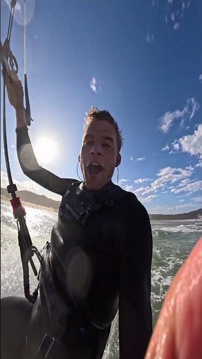 Test riding the Lacuna Omega V4. This kite looped well! HUGE upgrade on the previous models 💪