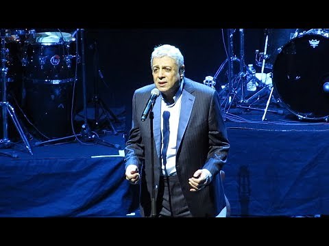 Enrico MACIAS 🎵 Les Gens Du Nord - Live @ Olympia 2014 (Paris)