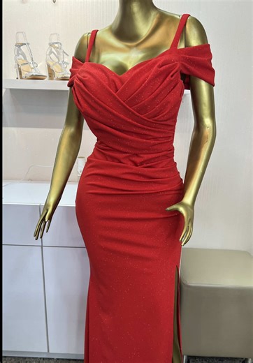 🎓✨ ¡Gradúate con estilo! En D’ Caché Boutique tenemos el vestido perfecto para ese día inolvidable. 🔥 Elegancia, diseño y actitud. ¿Lista para brillar? #vestidos #drees #dresses #mujeres #vestidosbellos #vestidos #mujeres #beautytok #barinas #venezuela #venezolanas