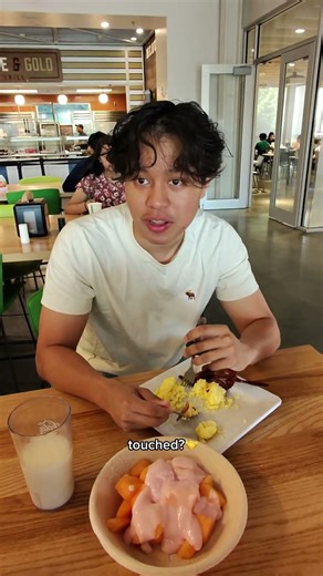 Eating with random strangers until I can talk to anyone #college #communication #food #thailand