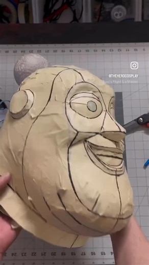 Mengbi Yang on Instagram: "Buzz Lightyear Mask DIY | Free template link in bio 🚀✨ #buzzlightyear #buzzlightyearmask #buzzlightyearcosplay #buzzlightyeardiy #buzzlightyeartemplate #buzzlightyearhelmet #toystory #toystorycosplay #toystorydiy #toystorytemplate #spacerranger #spacerangerhelmet #buzzlightyearcostume #buzzlightyearprop #diycosplay #cosplaytemplate #cosplaymask #foamcosplay #3dprintcosplay #cosplayprop #cosplaydiy #cosplaylife #cosplaycommunity #cosplayer #cosplaytutorial #cosplaybuil