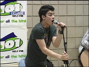 Before they became famous, the Jonas Brothers played a lunch-time concert at Alta Sierra Intermediate in Clovis. March 28th, 2006 was the date. I knew these kids were destined for stardom because the girls were screaming their hearts out!!! They were so noisy I had to interview the JoBros inside of a storage room. Look how young they were! Tickets are on sale to catch the now grown-up Jonas Brothers November 2nd at the Save Mart Center in Fresno. Nick Jonas Joe Jonas Kevin Jonas Y101 Fresno | Da