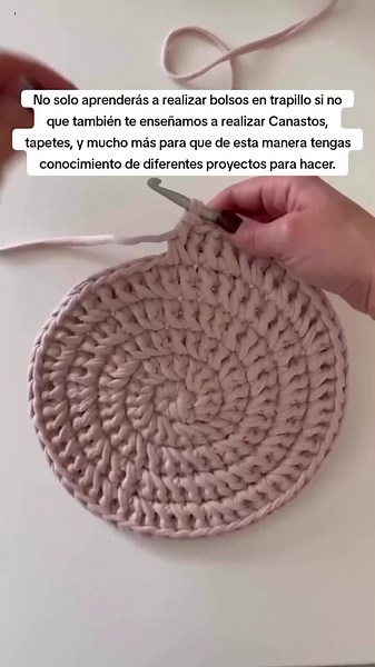 Aprende a hacer canastos y bolsos en trapillo