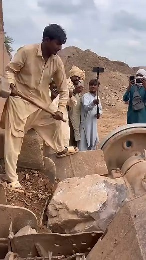 20K views · 192 reactions | Big Stone Crushing Machine | Unknown Mysteries | Facebook