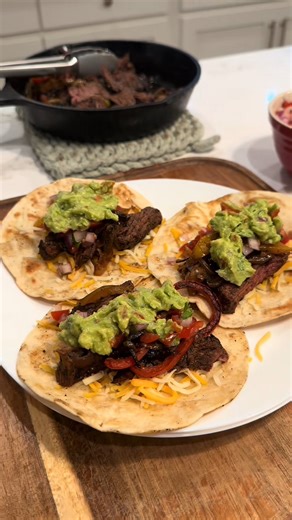 263K views · 5.7K reactions | Steak taco night on the back patio #vlog #dayinmylife #outdoorcooking #cookingvlog #blackstone #backyardvibes #tacos #steak #recipe #fblifestyle | Tylergrowthlife | Facebook