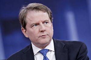 August 20, 2018 - PBS NewsHour full episode