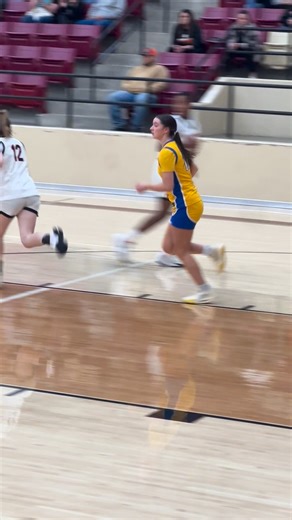 Savannah Hatcher with the steal and finish to put the Lady Eagles on top 8-7 | Coaches Corner