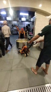 Automatic food making machine #GurudwaraBanglaSahib #automaticmachine #reelsfypシ゚ #foodmaking #trending | Foody Sarab | Facebook