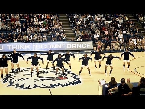 UConn Women's Basketball Team Dances at First Night