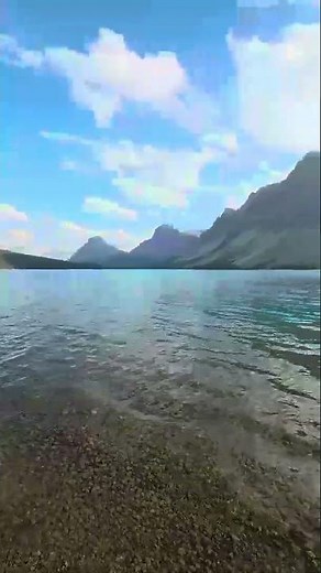 Gazing at Bow Lake, Canadian Rockies, Discover Canada Tours from Lisanne S. 🇨🇦