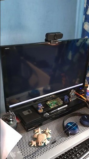 #PC doing power-on self-test and loading Windows 11