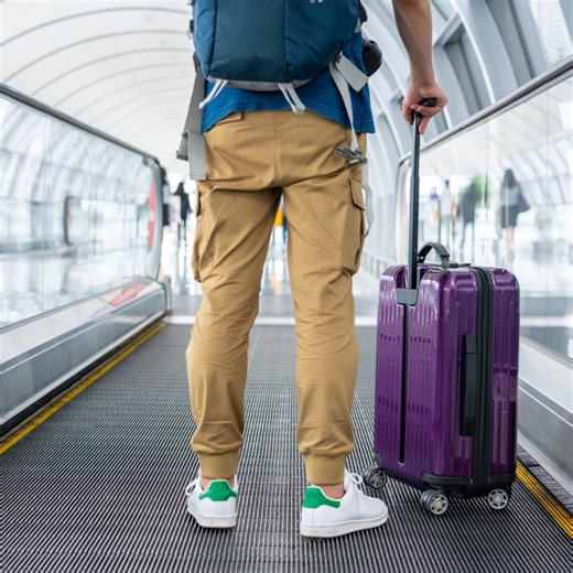 5 Easy, Simple Flying Tips for the Holiday Season (2025)