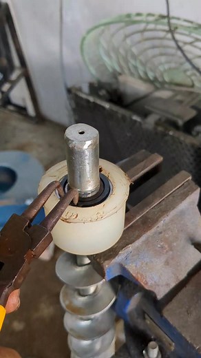 32 reactions · 41 shares | Circlip fix #machine #engineering #CommunitySharing #hardwork #reels | Bishal Ahmed | Facebook