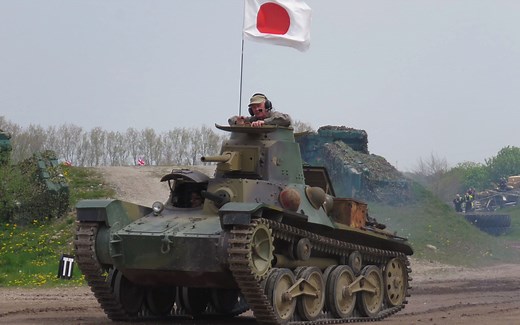 日本95式轻型坦克在英国展示(4K画质）