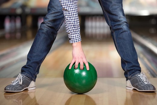 Bowling Stance: Where To Stand And Proper Body Positioning