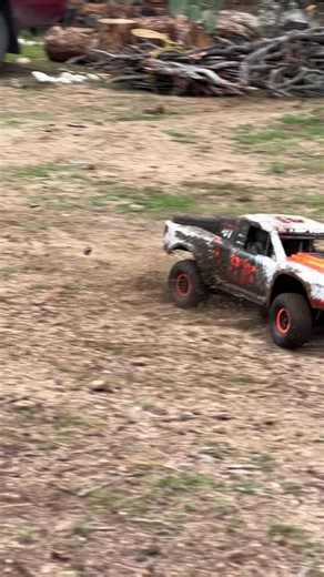 Traxxas udr #traxxas #udr #slowmotion #trophytruck #rccar #rc #fox