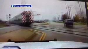 294K views · 1.1K reactions | 'WOW, THAT"S CRAZY': Metra train nearly hits a car in Mokena, after crossing gates fail to warn driver. (Read more: https://cbsloc.al/2rQERga) | CBS Chicago | Facebook