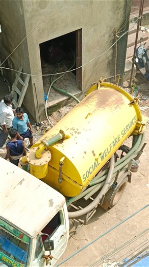 SEWAGE FECAL SUCTION TRUCK OPERATION #fecalsuction #shortsfeed #sewagetreatment #trend