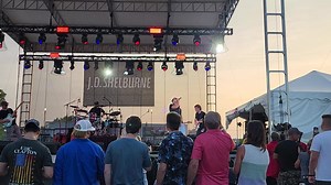 Ashley from 97.5 WAMZ brings on Taylorsville, Kentucky's JD Shelburne last night to kick off the final concert on the Texas Roadhouse Concert Series at the Kentucky State Fair to a capacity crowd! He kicks off his set with his "All Night Kiss" from his new album Neon Hallelujah! | JD Shelburne