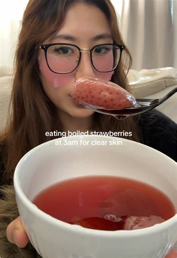 🍓!!! #strawberries #skincare #asmr #mukbang #eating the brightening pads are from Anua and help my skin look radiant even late at night. they r also super comfortable to wear :) @anua_global @anua_ambassadors @Anua Store US