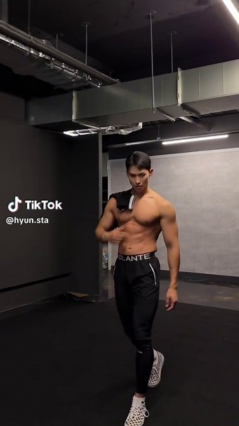Korean Fitness Model Showcase