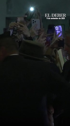 92K views · 4.9K reactions | El actor y director estadounidense Johnny Depp presentó este martes en Buenos Aires su filme 'Modigliani, tres días en Montparnasse', que se estrenará el próximo jueves en los cines de Argentina. Manténgase informado en www.eldeber.com.bo #ElDeber #johnnydepp #argentina EFE | EL DEBER | Facebook