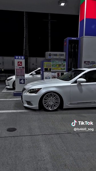 レクサスLS460 後期の魅力とセダンライフ