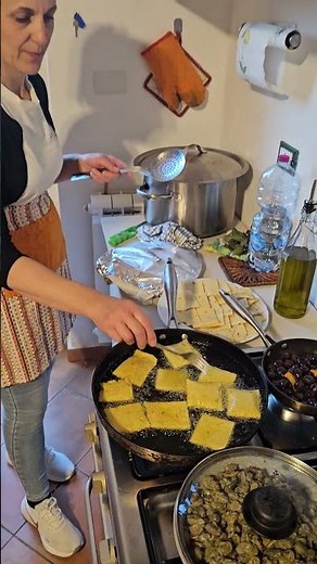 Making panelle (chickpea fritters) at Feudo Montoni