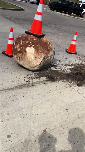 #fyp #foryourpage #FlexEveryAngle #foryou #sendit #oilfieldtrash #trending #fortmacmurray #alberta #pipeline #horsepower #oilfield #semi #trucking