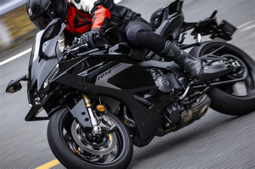 【ヤマハ YZF-R9 試乗】R1とR7の間を埋めるだけじゃない、スーパースポーツの価値を変える存在だ…伊丹孝裕 1枚目の写真・画像 | レスポンス（Response.jp）