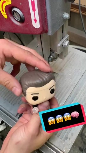 Unboxing Funko Pop Young Sheldon: Autism Awareness Edition