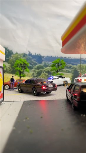 1/64 Narcotics Bust #trending #policeactivity #police #cops #random #matchbox #diecast #hotwheels