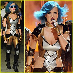 Katy Perry’s Grammys Performance – Watch Now!