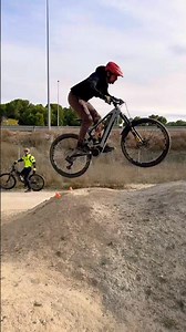 #abb #bike #mtb #bewatt #enduromtb #enduro #mtbskills #drop #salto #cortado #jump #shorts #reels