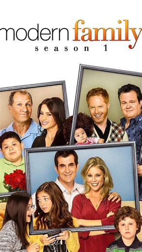 Cine Snips on Instagram: "This is what modern sitcom perfection looks like 🎥Modern Family: A mockumentary-style sitcom following three interconnected families as they navigate parenting, relationships, culture clashes, and everyday chaos. Heartwarming, hilarious, and endlessly relatable, the show redefined family comedy for a new generation. 📺 watch on: Hulu (USA) 🏆 Awards Won: • Primetime Emmy Award – Outstanding Comedy Series (2010, 2011, 2012, 2013, 2014) • Primetime Emmy Award – Outstandi