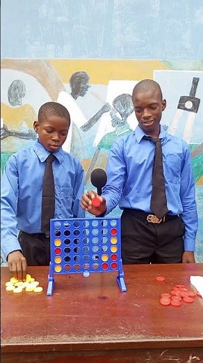 students play connect 4