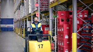 236K views · 84 reactions | Caravana Joburilor Lidl ajunge pe 4 și pe 5 octombrie în parcarea magazinului nostru de pe Strada Dunării, nr. 103 - 105 din Roșiorii de Vede. Te așteptăm între 9:30 și 18:00 să îți deschidem ușile spre o carieră surprinzătoare! | Lidl Romania | Facebook