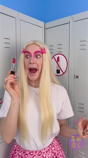 The Sneakiest Lipstick Trick for School Ever! 💄📚 #makeuphacks #schoolhacks | 123 GO